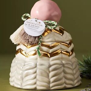 Anthropologie Woody Mistletoe & Moss Ceramic Snow Hat Candle